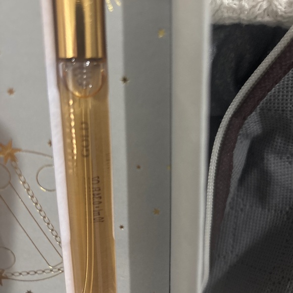 Million gold for her travel size - Picture 1 of 1